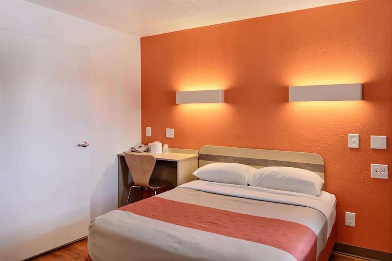Travelodge By Wyndham Brattleboro Vt Ngoại thất bức ảnh