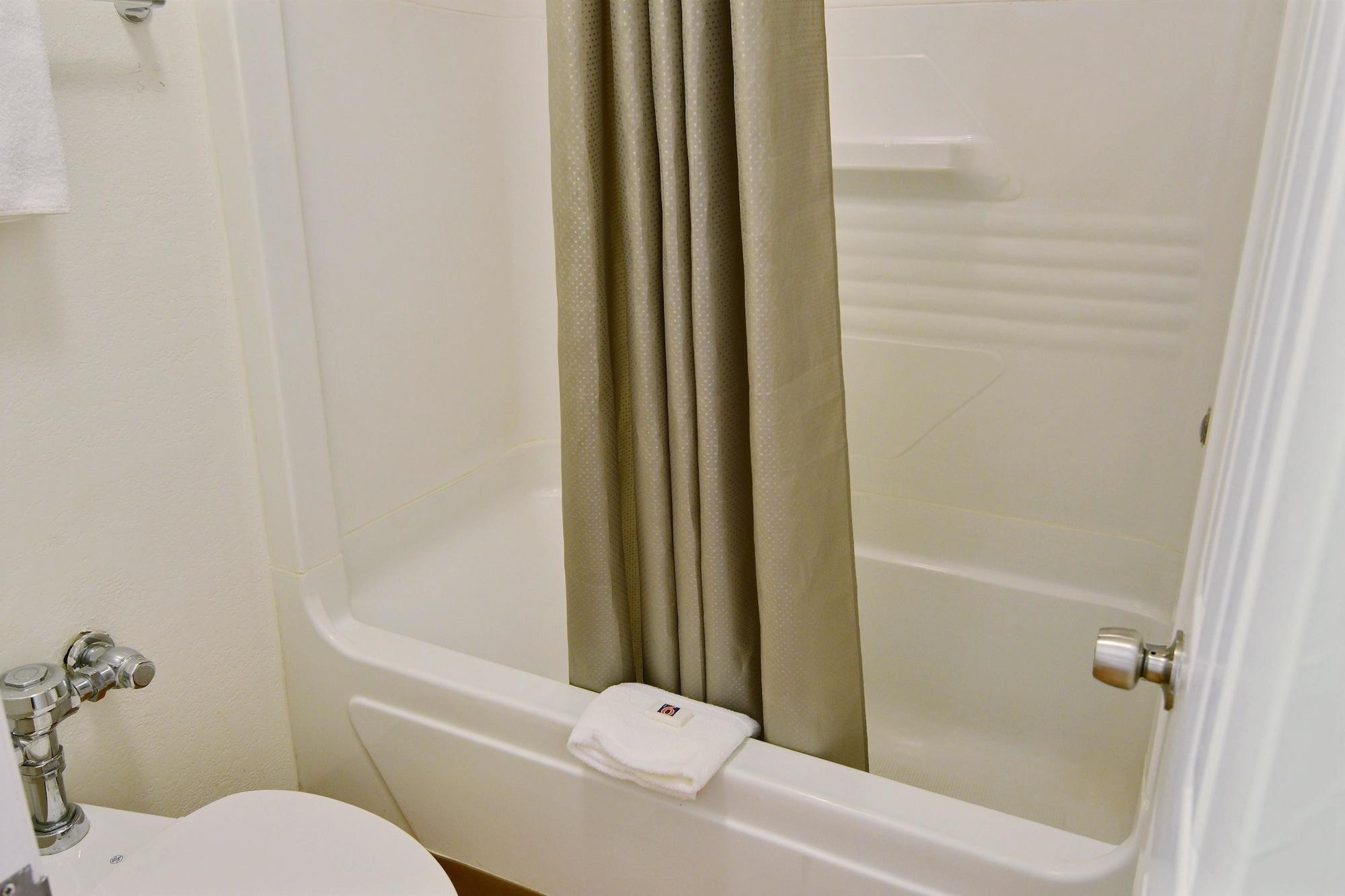 Travelodge By Wyndham Brattleboro Vt Ngoại thất bức ảnh
