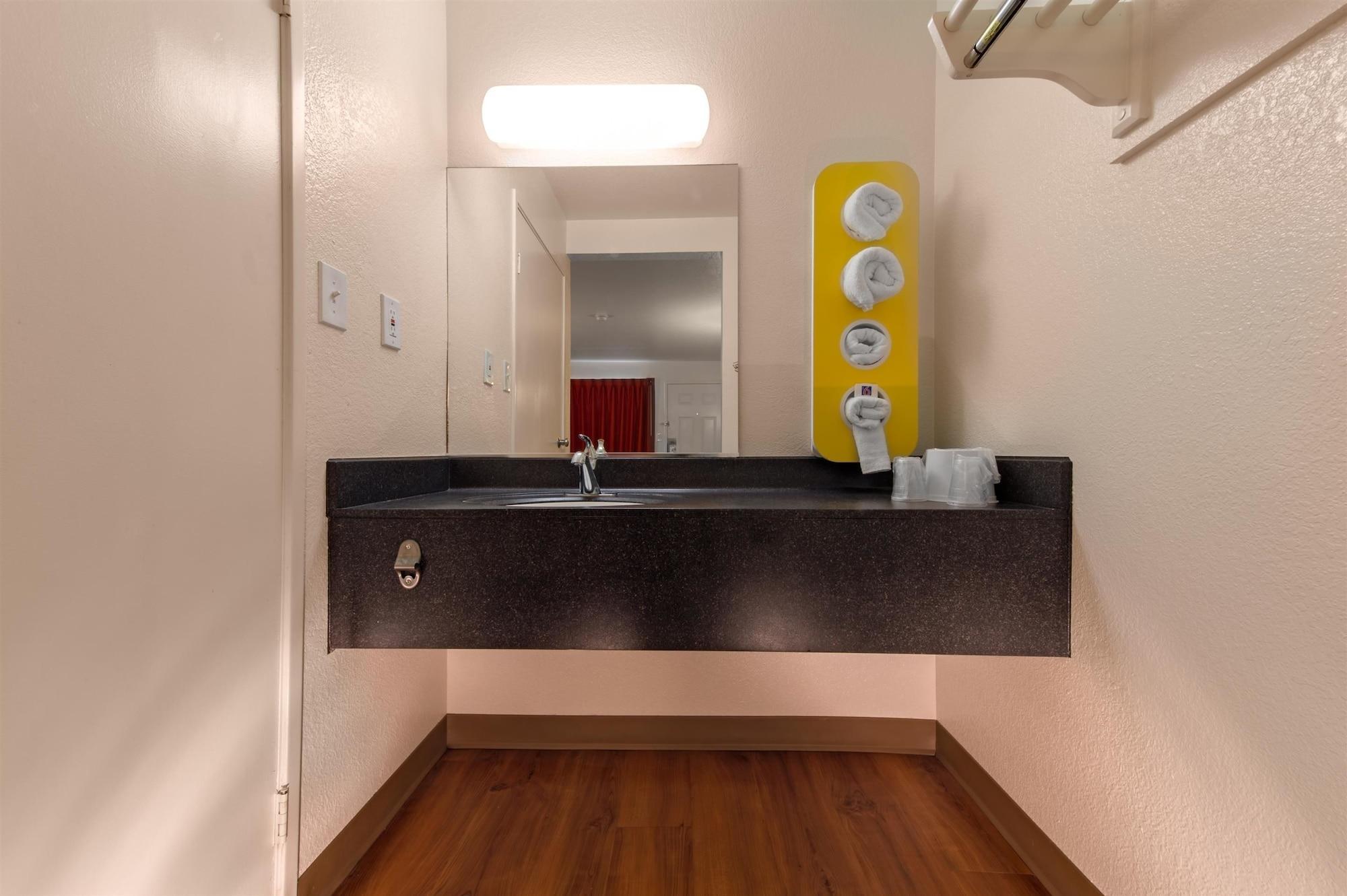 Travelodge By Wyndham Brattleboro Vt Ngoại thất bức ảnh